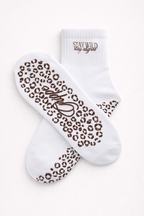 STAY WILD GRIP SOCKS